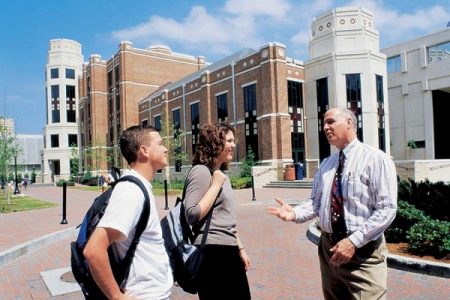 Trường Đại học Loyola 2