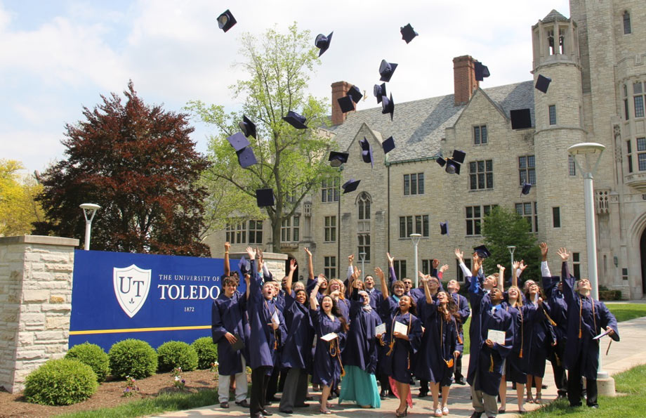 HỌC BỔNG $9.338 TRƯỜNG THE UNIVERSITY OF TOLEDO