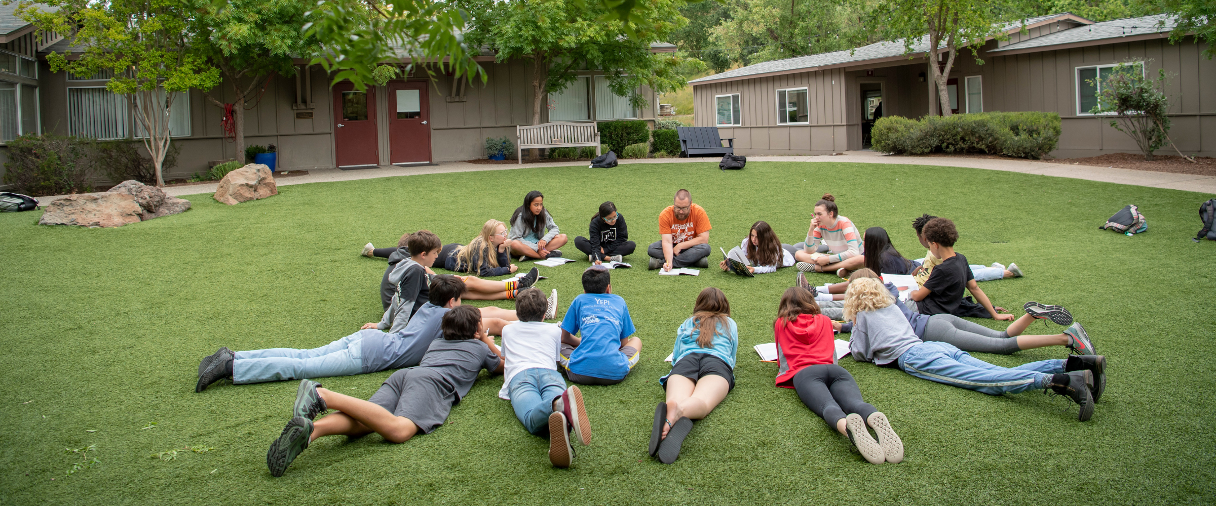 KÝ TÚC XÁ VÀ ĐỜI SỐNG HỌC SINH CỦA TRƯỜNG